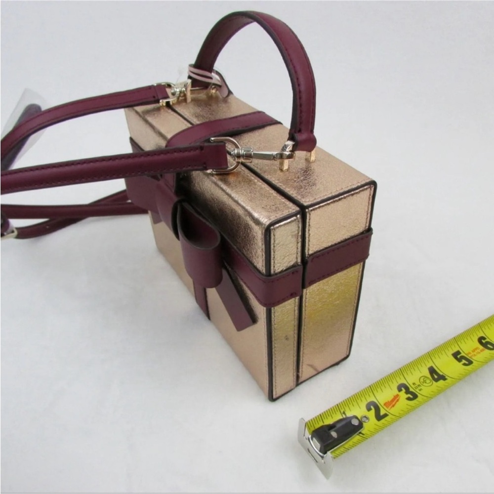 Kate Spade wrapping party gift box present Crossbody bag NWT Novelty - Picture 14 of 16